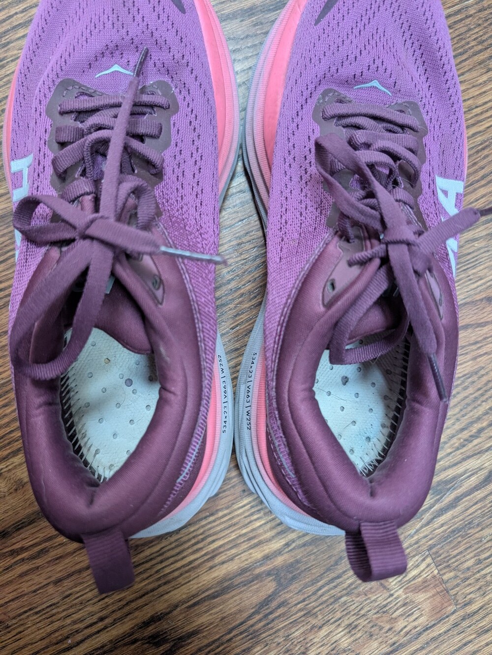 Hoka Women's Purple and Pink Athletic Trainers Bondi 8 - Picture 6 of 7